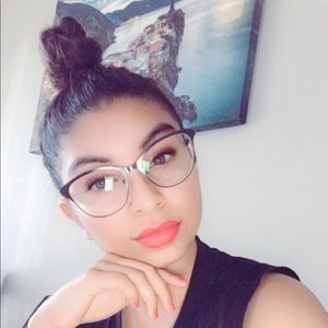 Meet your Posher, Jasmin